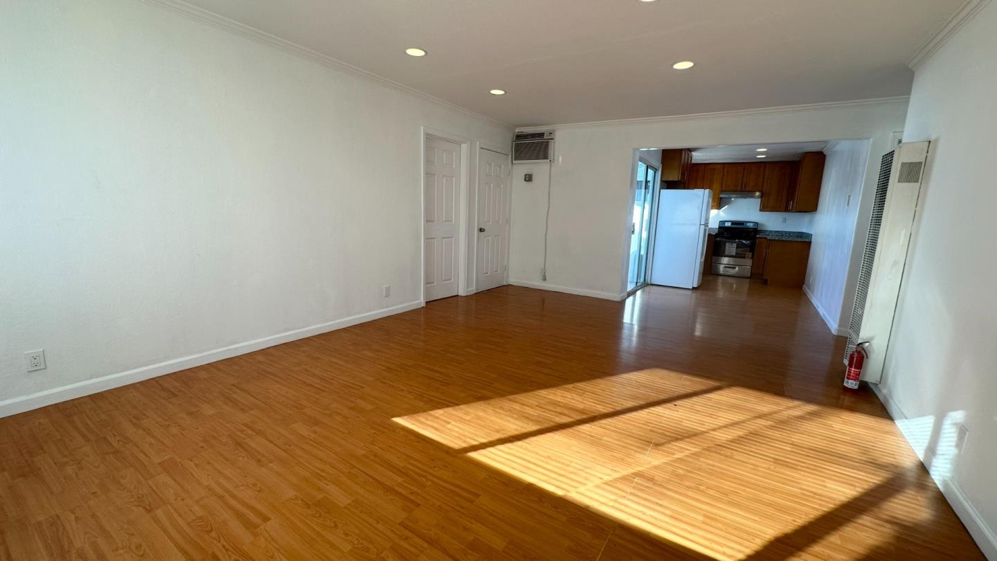 Detail Gallery Image 3 of 12 For 524 Sanders Ave, San Jose,  CA 95116 - 3 Beds | 2 Baths