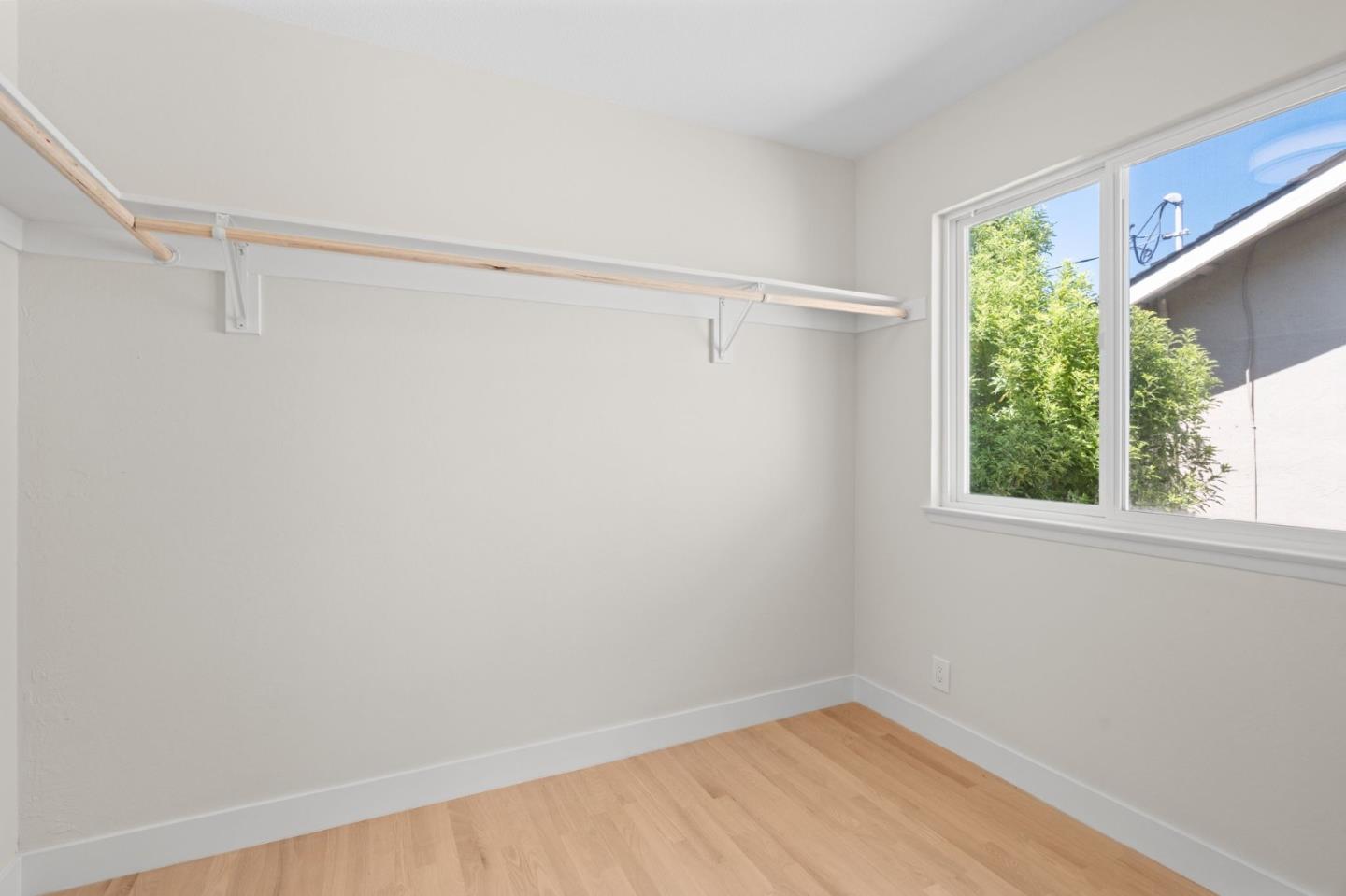 Detail Gallery Image 22 of 43 For 1049 Bigoak Ct, San Jose,  CA 95129 - 5 Beds | 2/1 Baths