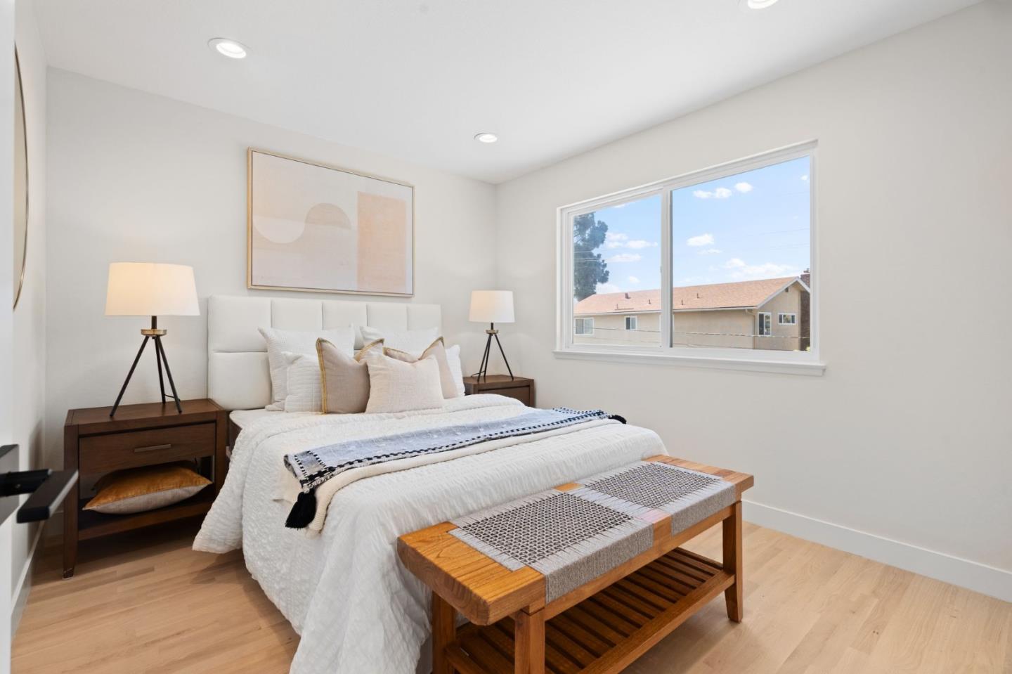 Detail Gallery Image 27 of 43 For 1049 Bigoak Ct, San Jose,  CA 95129 - 5 Beds | 2/1 Baths