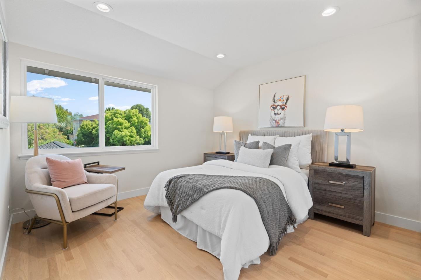 Detail Gallery Image 28 of 43 For 1049 Bigoak Ct, San Jose,  CA 95129 - 5 Beds | 2/1 Baths
