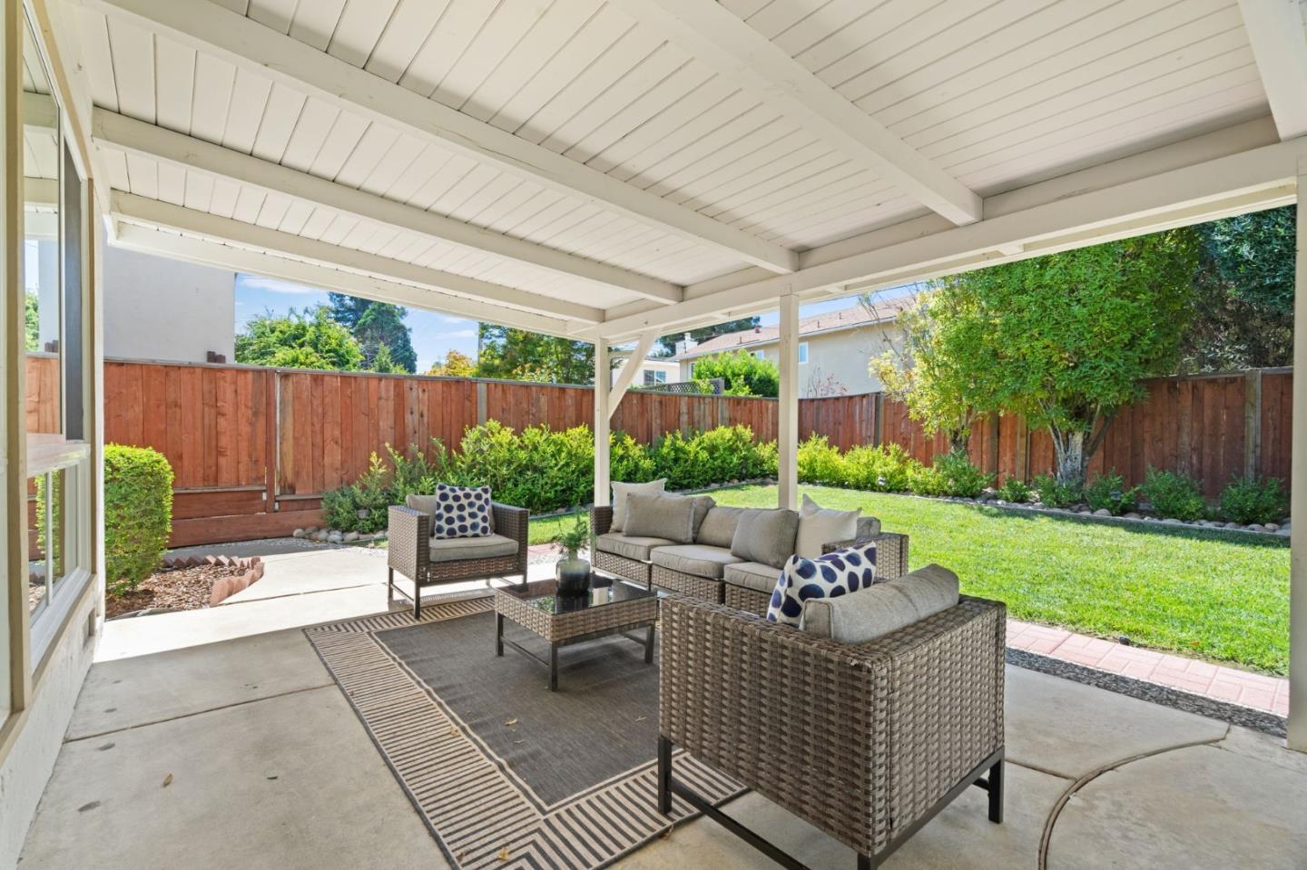 Detail Gallery Image 36 of 43 For 1049 Bigoak Ct, San Jose,  CA 95129 - 5 Beds | 2/1 Baths