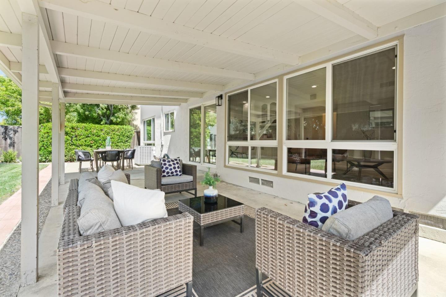 Detail Gallery Image 37 of 43 For 1049 Bigoak Ct, San Jose,  CA 95129 - 5 Beds | 2/1 Baths