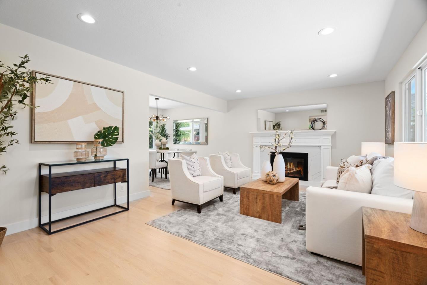 Detail Gallery Image 4 of 43 For 1049 Bigoak Ct, San Jose,  CA 95129 - 5 Beds | 2/1 Baths