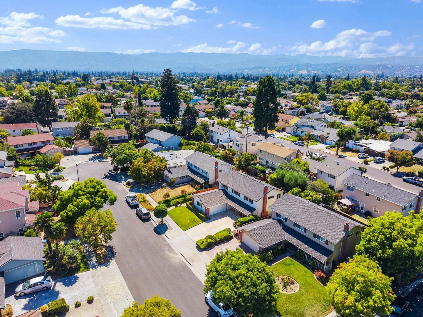 Detail Gallery Image 42 of 43 For 1049 Bigoak Ct, San Jose,  CA 95129 - 5 Beds | 2/1 Baths