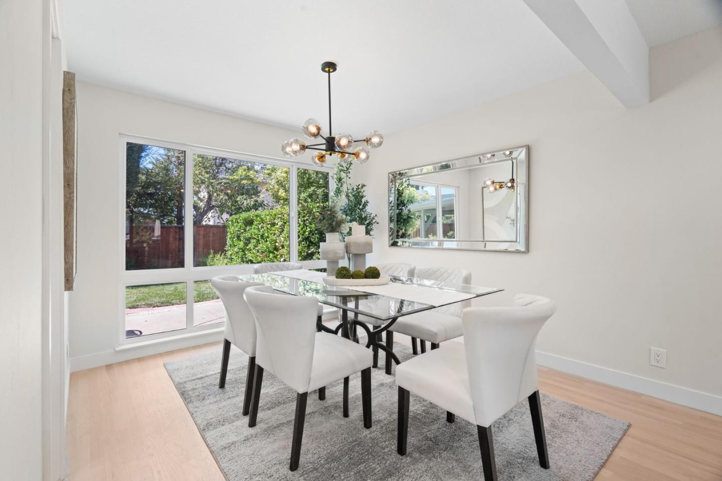 Detail Gallery Image 7 of 43 For 1049 Bigoak Ct, San Jose,  CA 95129 - 5 Beds | 2/1 Baths