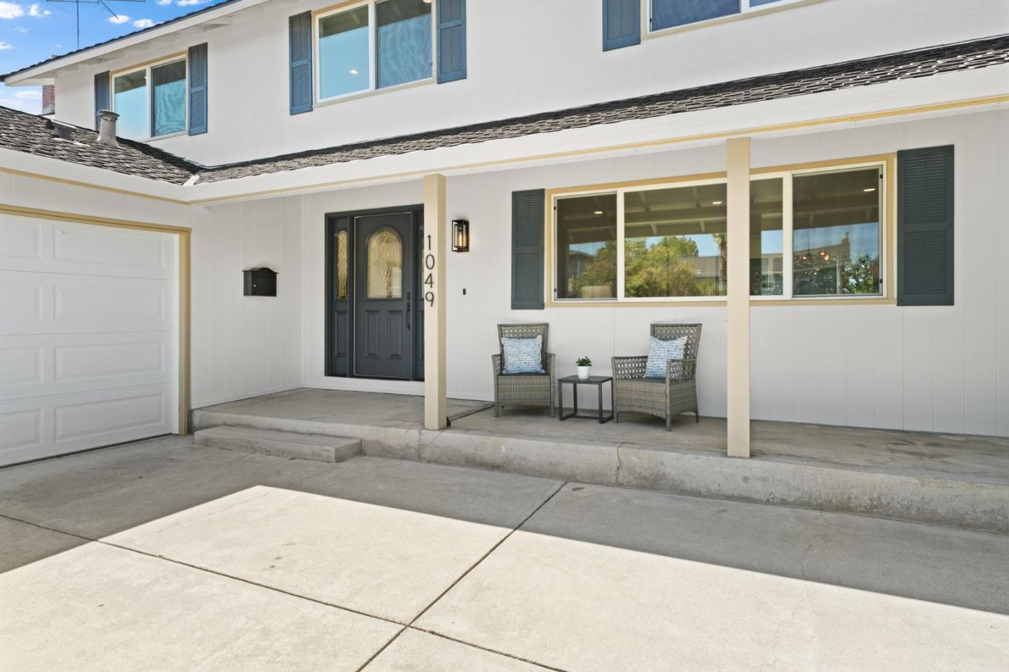 Detail Gallery Image 9 of 43 For 1049 Bigoak Ct, San Jose,  CA 95129 - 5 Beds | 2/1 Baths