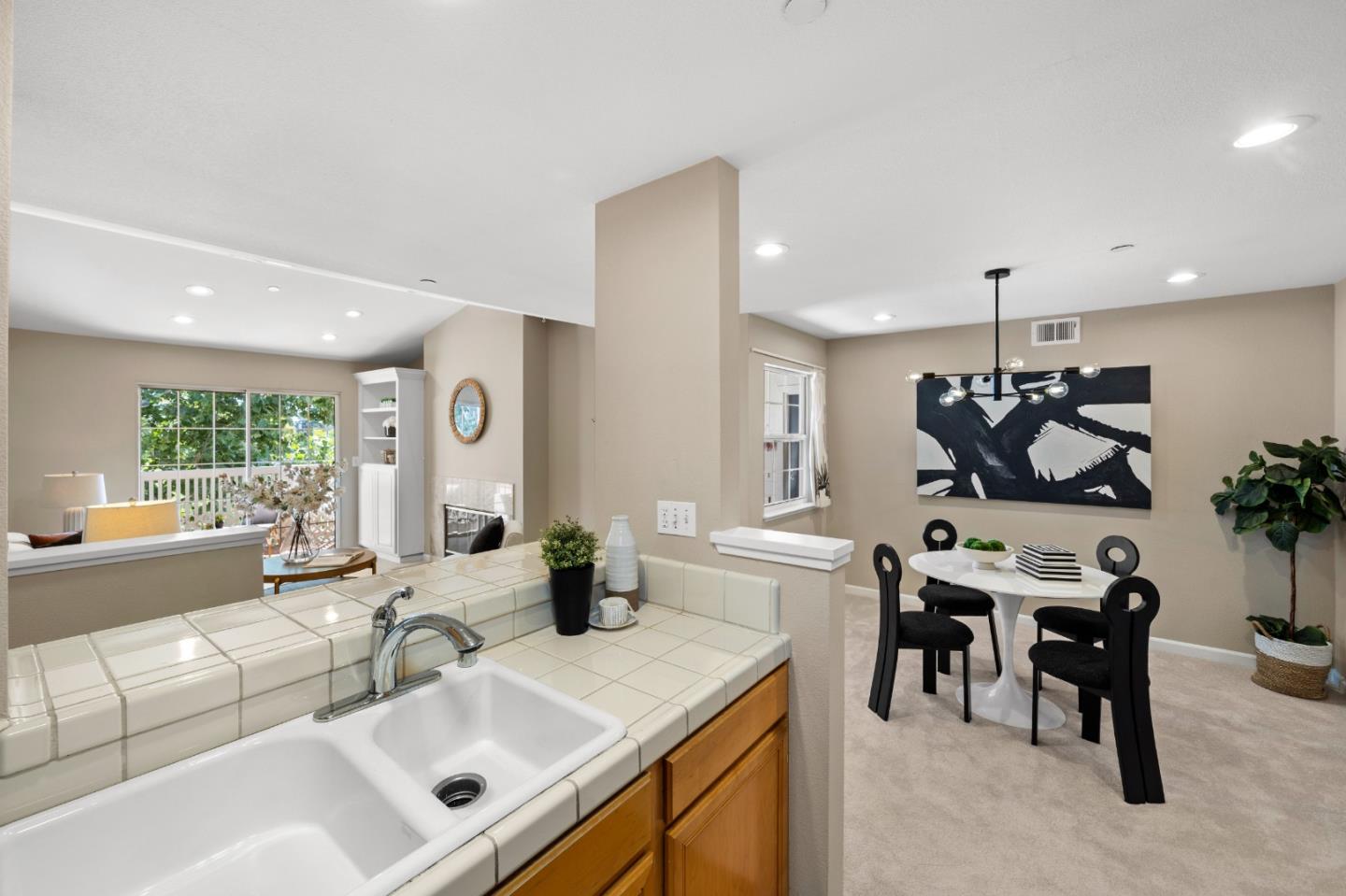 Detail Gallery Image 10 of 49 For 614 Arcadia Ter #301,  Sunnyvale,  CA 94085 - 2 Beds | 2 Baths