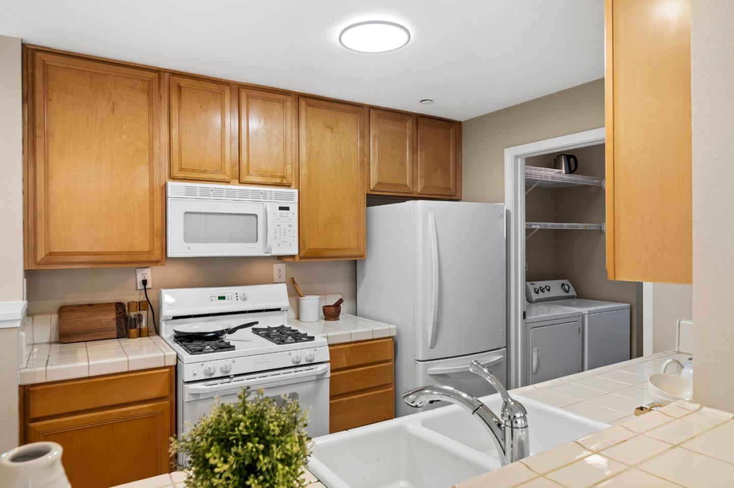 Detail Gallery Image 11 of 49 For 614 Arcadia Ter #301,  Sunnyvale,  CA 94085 - 2 Beds | 2 Baths