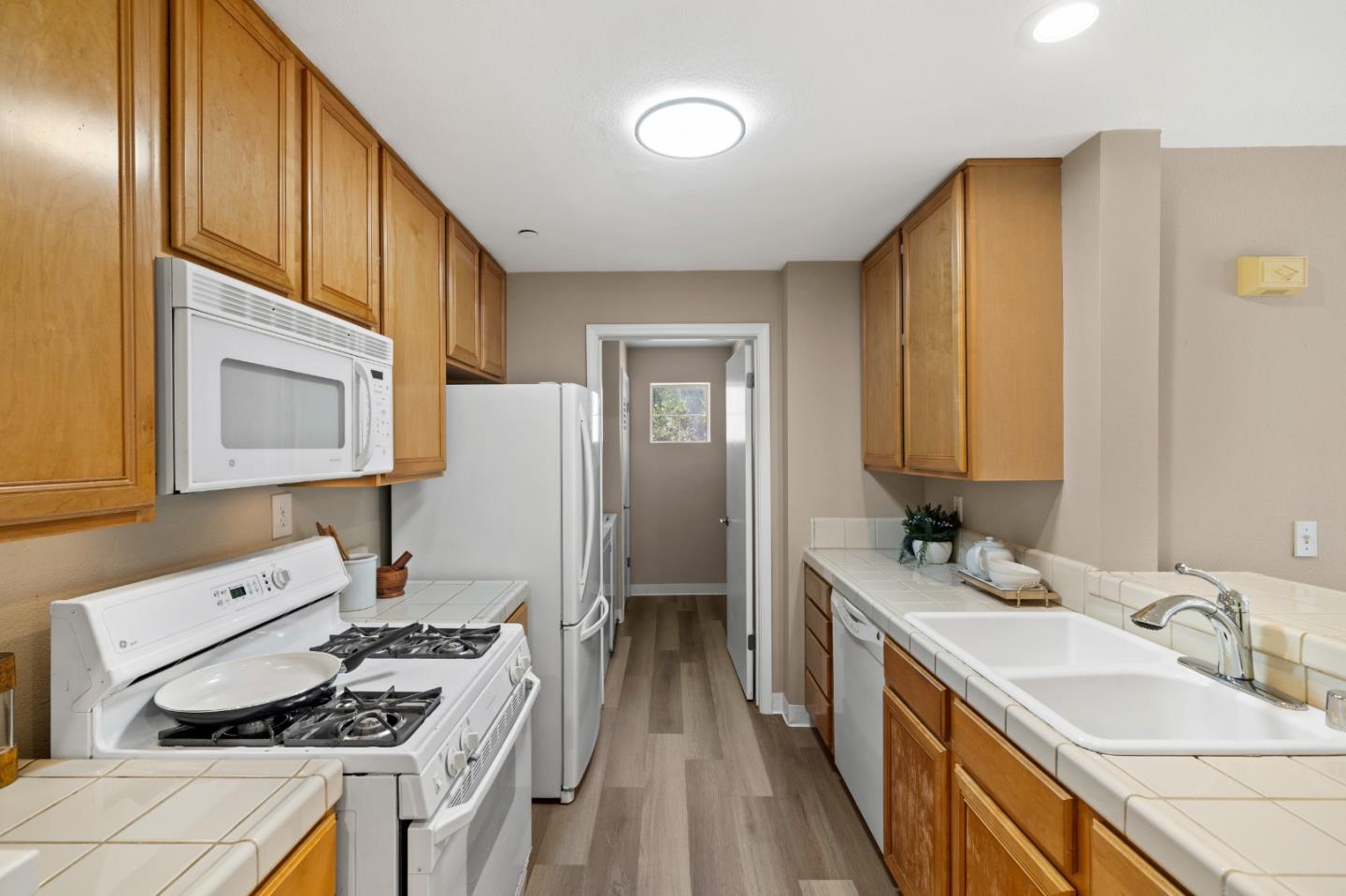 Detail Gallery Image 13 of 49 For 614 Arcadia Ter #301,  Sunnyvale,  CA 94085 - 2 Beds | 2 Baths