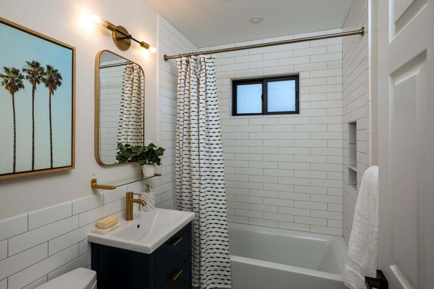 Detail Gallery Image 17 of 24 For 3530 Altamont Way, Redwood City,  CA 94062 - 3 Beds | 2 Baths