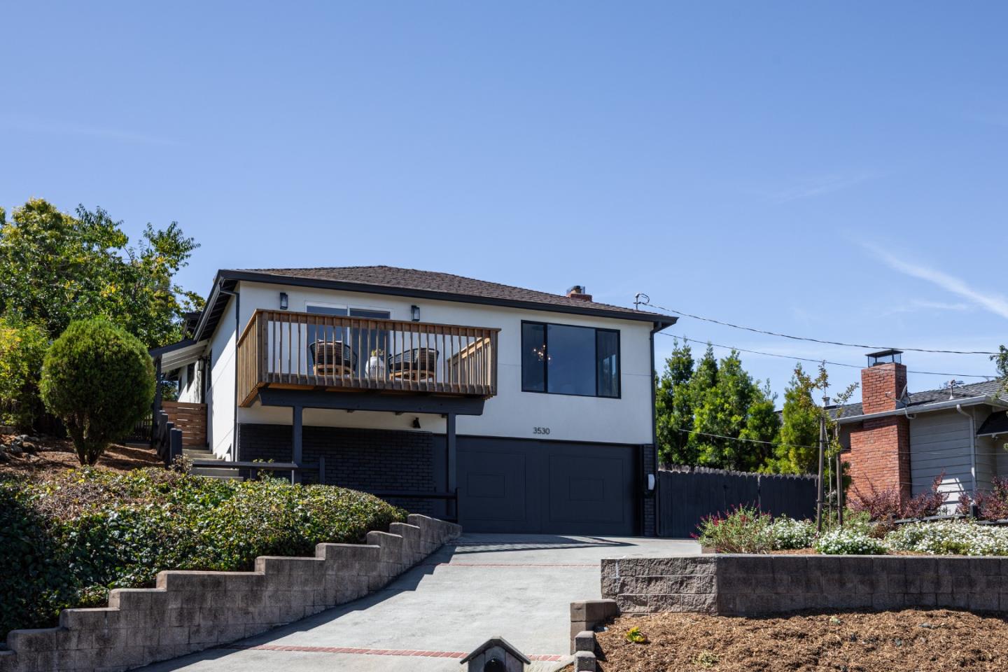 Detail Gallery Image 2 of 24 For 3530 Altamont Way, Redwood City,  CA 94062 - 3 Beds | 2 Baths