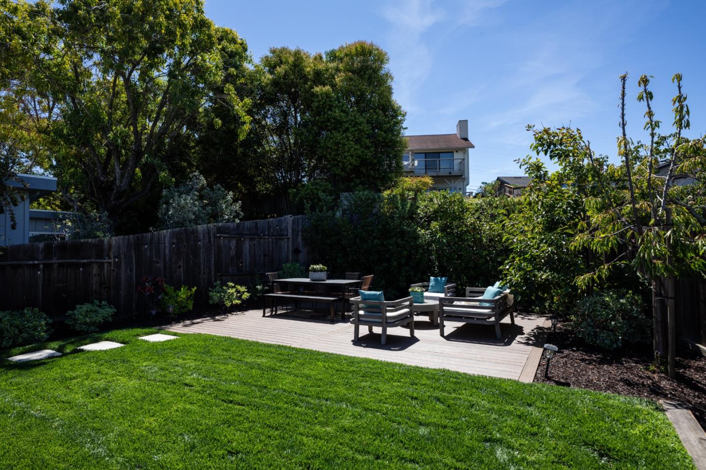 Detail Gallery Image 22 of 24 For 3530 Altamont Way, Redwood City,  CA 94062 - 3 Beds | 2 Baths