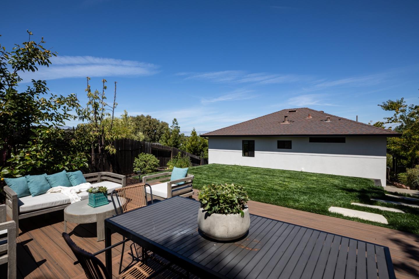 Detail Gallery Image 23 of 24 For 3530 Altamont Way, Redwood City,  CA 94062 - 3 Beds | 2 Baths