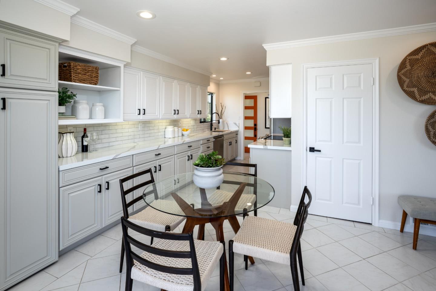 Detail Gallery Image 5 of 24 For 3530 Altamont Way, Redwood City,  CA 94062 - 3 Beds | 2 Baths