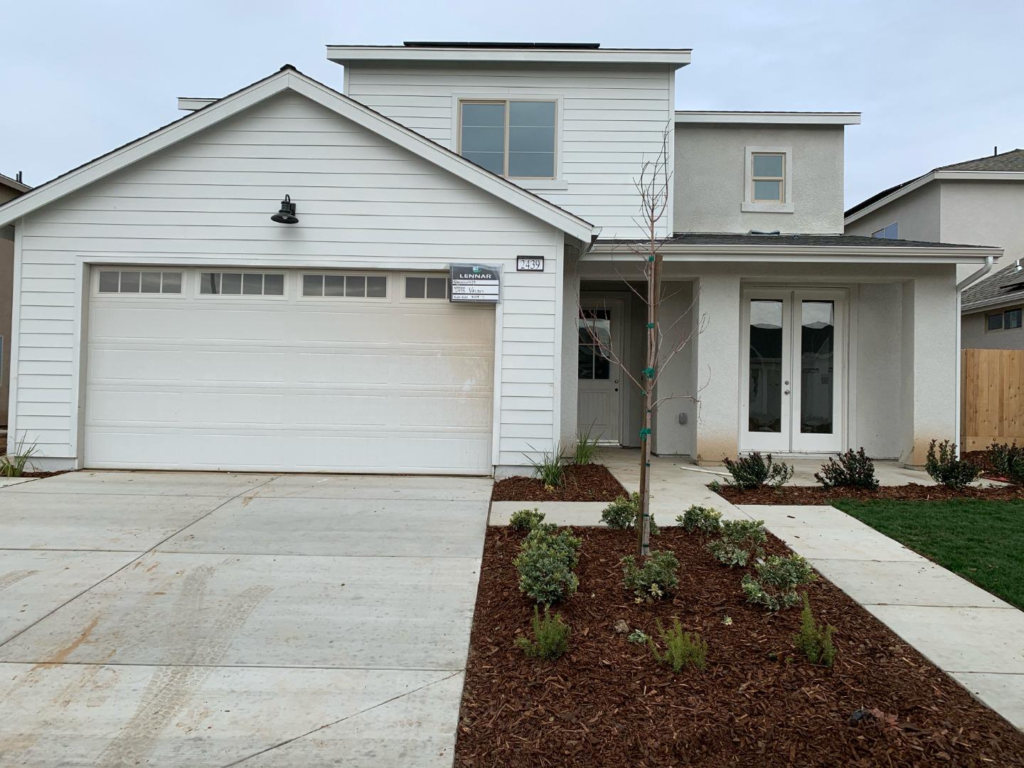 Detail Gallery Image 1 of 13 For 2439 Valdes Dr, Merced,  CA 95340 - 5 Beds | 2/1 Baths