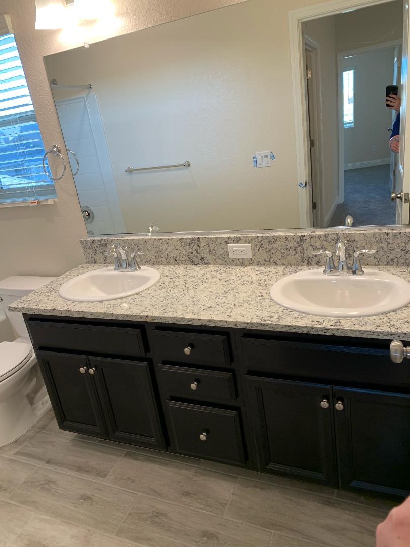 Detail Gallery Image 11 of 13 For 2439 Valdes Dr, Merced,  CA 95340 - 5 Beds | 2/1 Baths