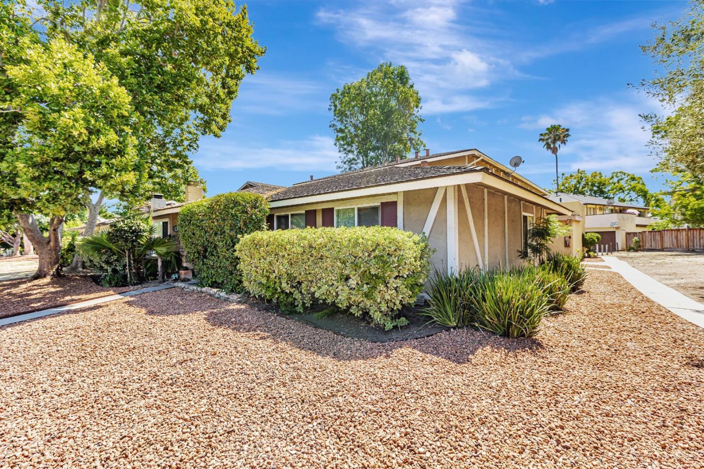 Detail Gallery Image 2 of 19 For 1990 Southwest Expy, San Jose,  CA 95126 - – Beds | – Baths