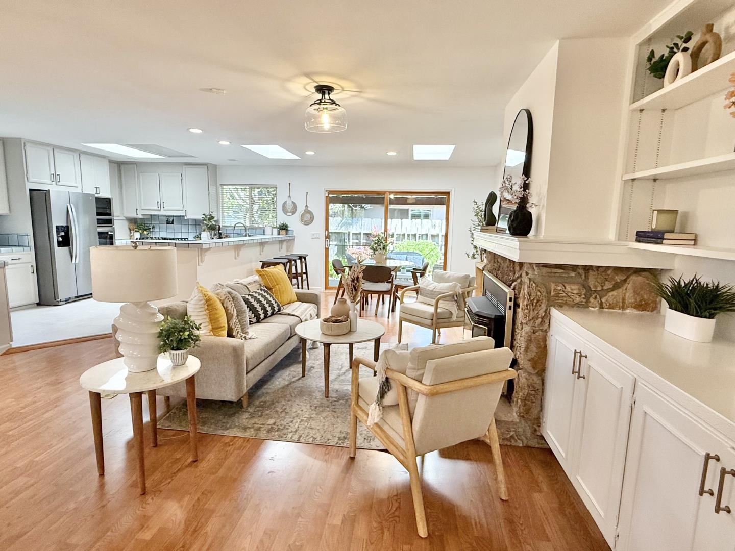 Detail Gallery Image 12 of 55 For 1101 Greenwood Pl, Salinas,  CA 93901 - 3 Beds | 2 Baths