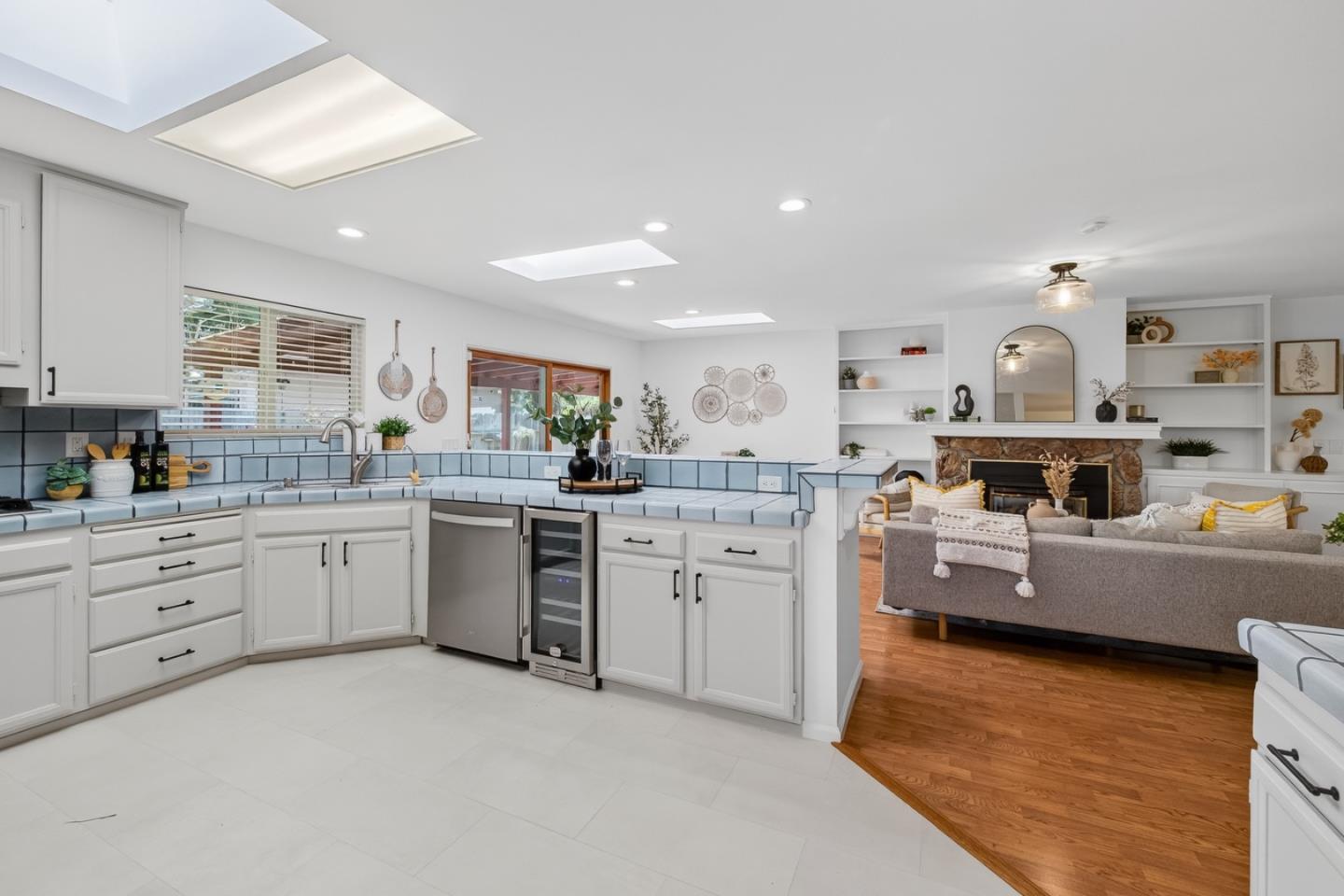 Detail Gallery Image 13 of 55 For 1101 Greenwood Pl, Salinas,  CA 93901 - 3 Beds | 2 Baths