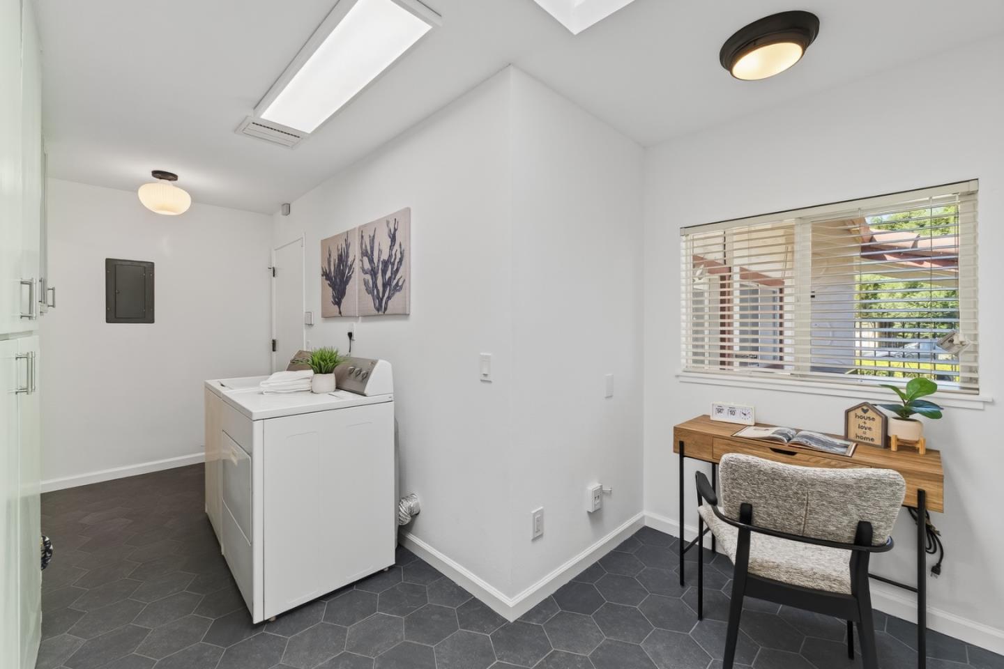 Detail Gallery Image 39 of 55 For 1101 Greenwood Pl, Salinas,  CA 93901 - 3 Beds | 2 Baths