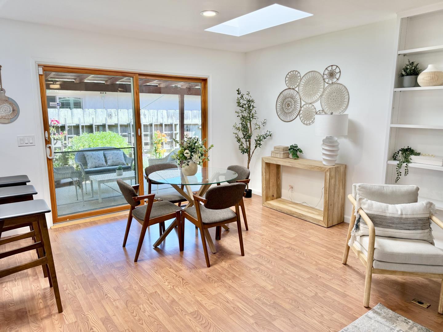 Detail Gallery Image 9 of 55 For 1101 Greenwood Pl, Salinas,  CA 93901 - 3 Beds | 2 Baths
