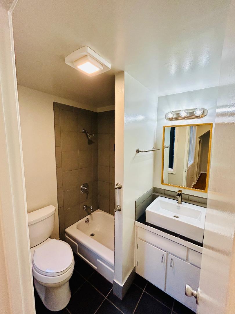 Detail Gallery Image 13 of 24 For 169 Brompton, San Francisco,  CA 94131 - 3 Beds | 2/1 Baths