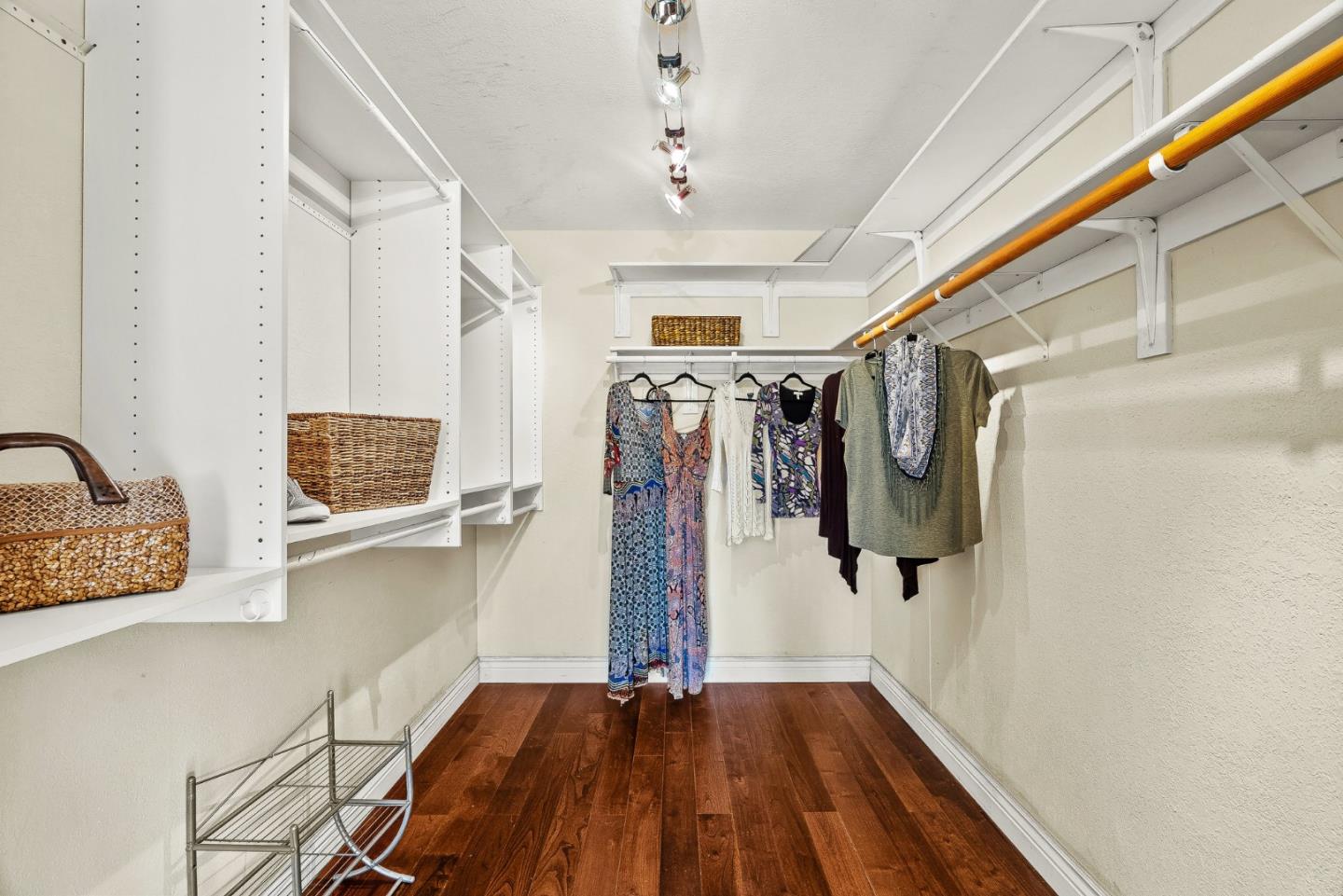 Detail Gallery Image 18 of 29 For 173 Oak Creek Blvd, Scotts Valley,  CA 95066 - 5 Beds | 4/1 Baths