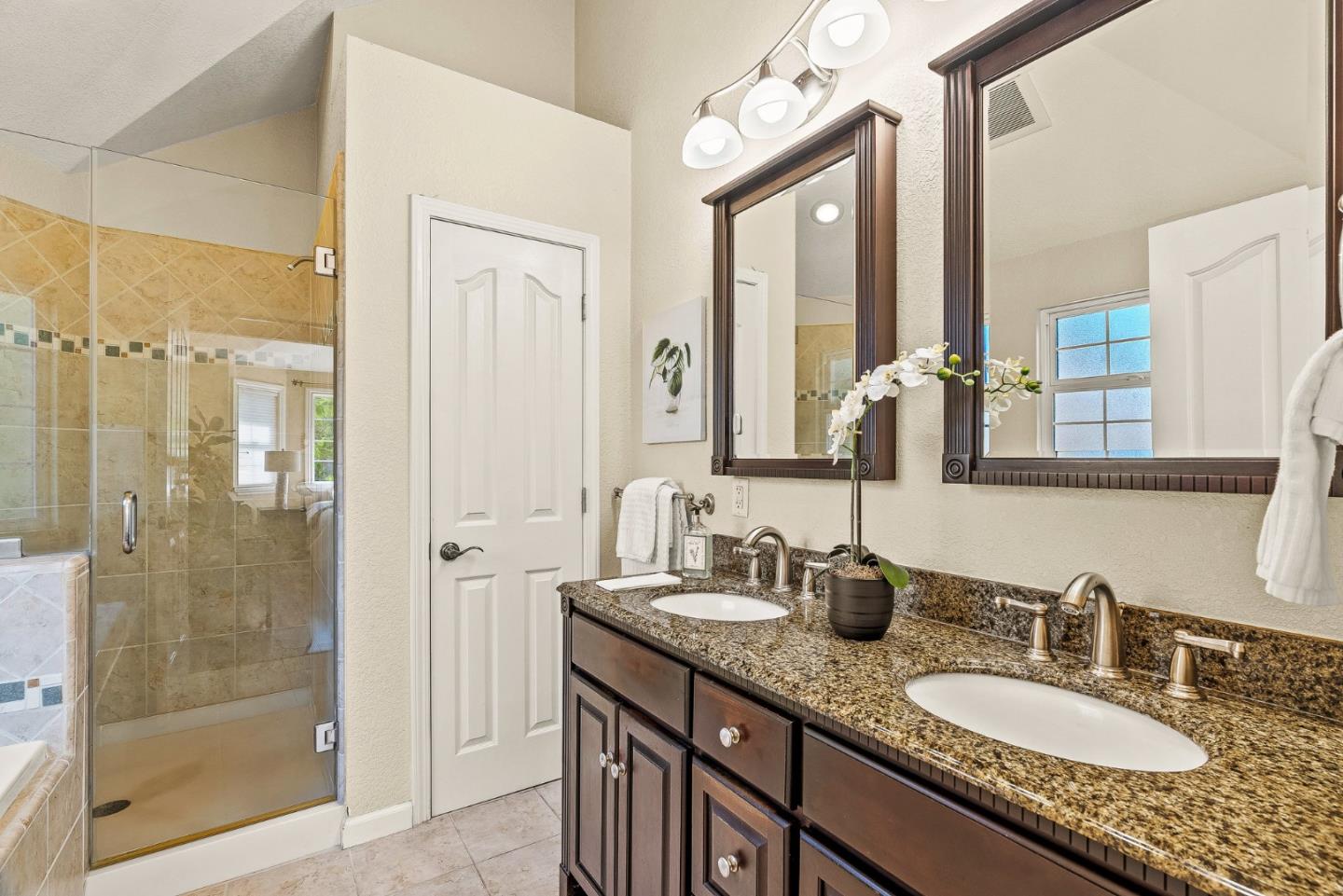 Detail Gallery Image 19 of 29 For 173 Oak Creek Blvd, Scotts Valley,  CA 95066 - 5 Beds | 4/1 Baths