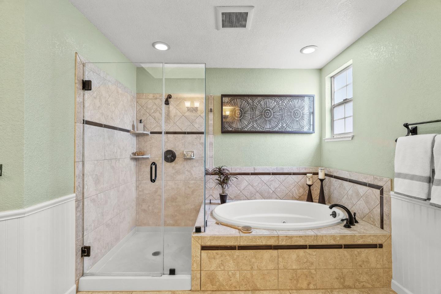 Detail Gallery Image 21 of 29 For 173 Oak Creek Blvd, Scotts Valley,  CA 95066 - 5 Beds | 4/1 Baths