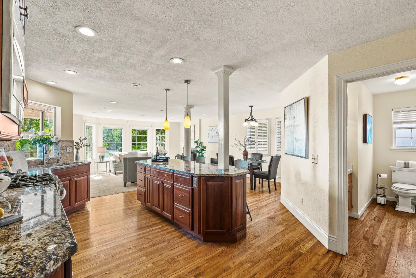 Detail Gallery Image 6 of 29 For 173 Oak Creek Blvd, Scotts Valley,  CA 95066 - 5 Beds | 4/1 Baths