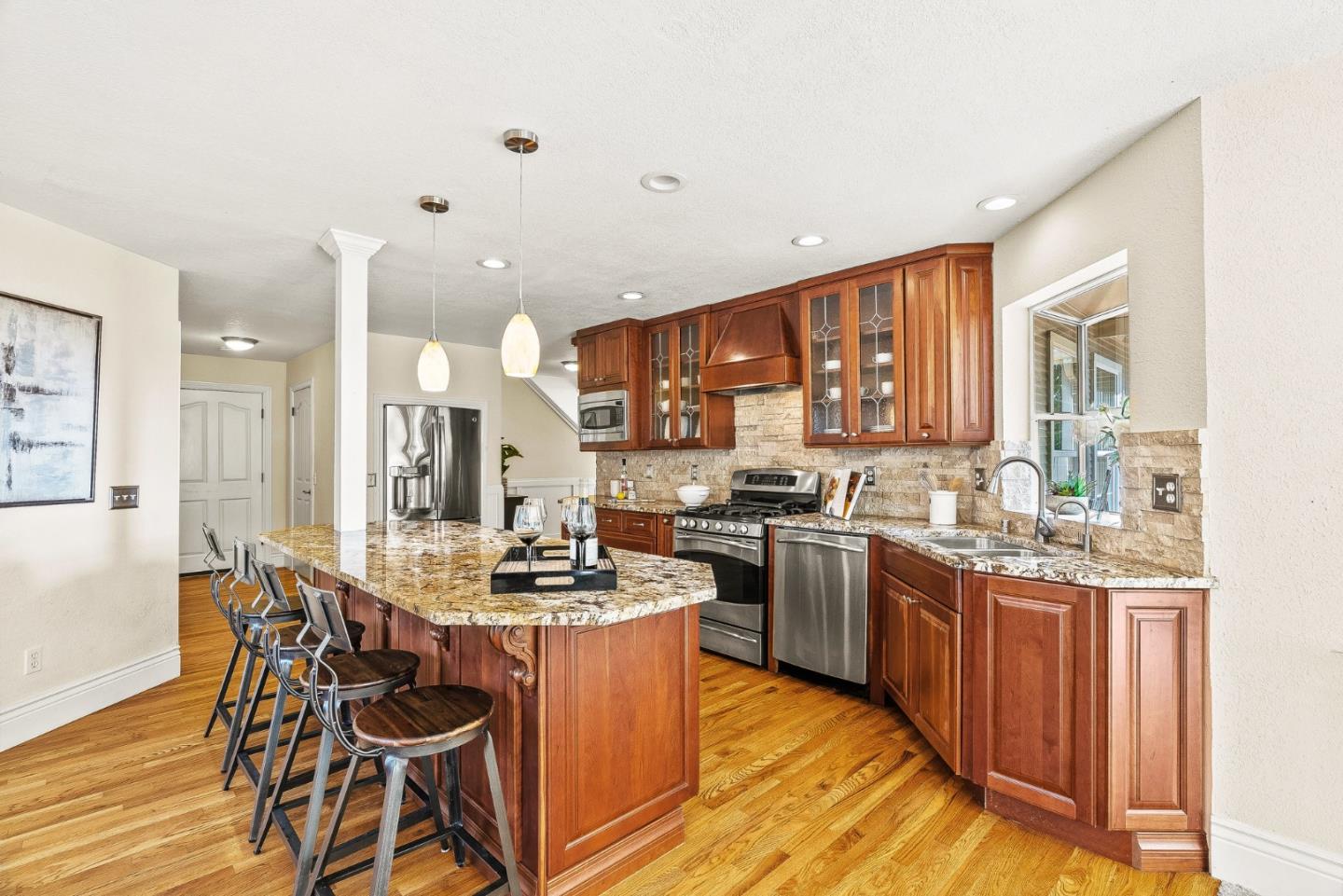 Detail Gallery Image 8 of 29 For 173 Oak Creek Blvd, Scotts Valley,  CA 95066 - 5 Beds | 4/1 Baths