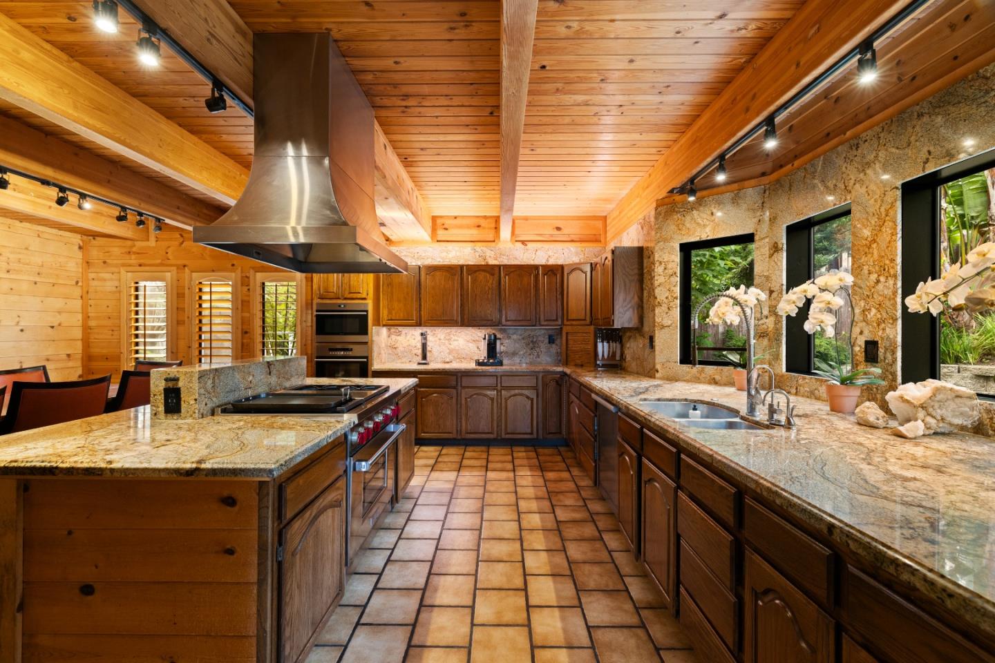 Detail Gallery Image 14 of 37 For 450 Sevilla Ave, El Granada,  CA 94018 - 3 Beds | 3 Baths