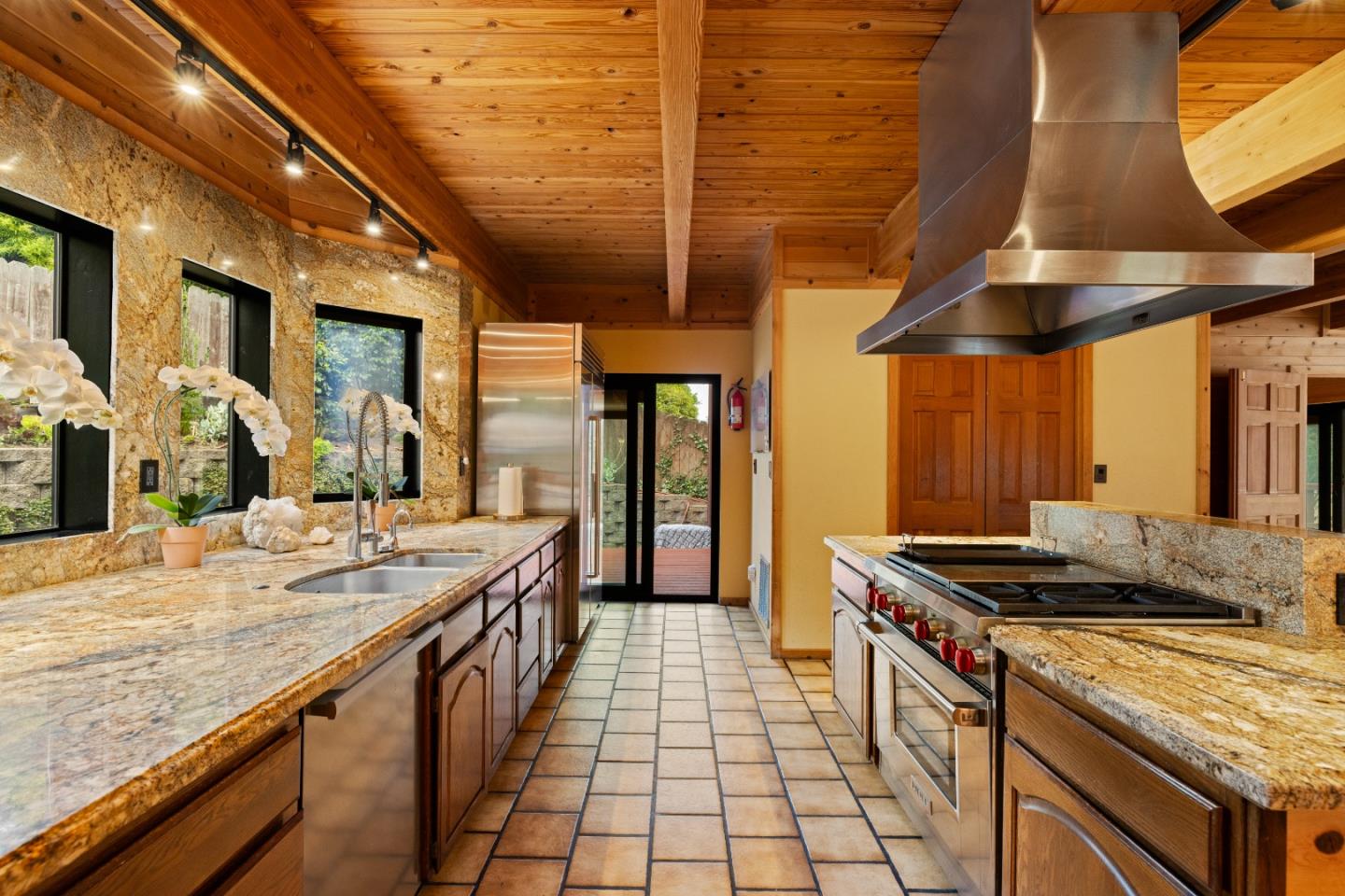 Detail Gallery Image 17 of 37 For 450 Sevilla Ave, El Granada,  CA 94018 - 3 Beds | 3 Baths
