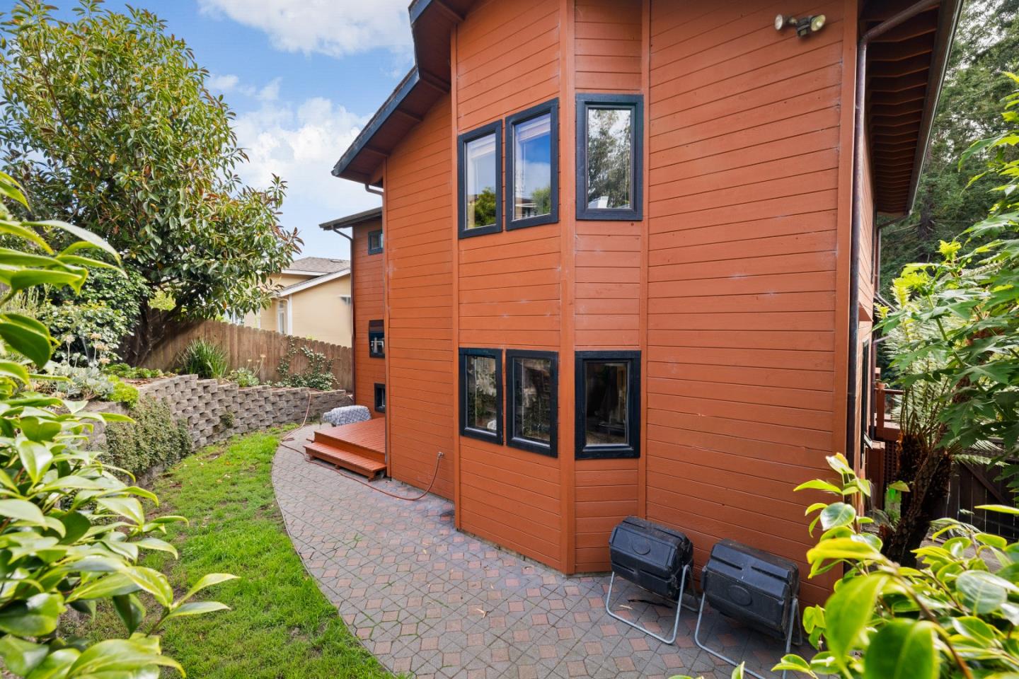 Detail Gallery Image 33 of 37 For 450 Sevilla Ave, El Granada,  CA 94018 - 3 Beds | 3 Baths