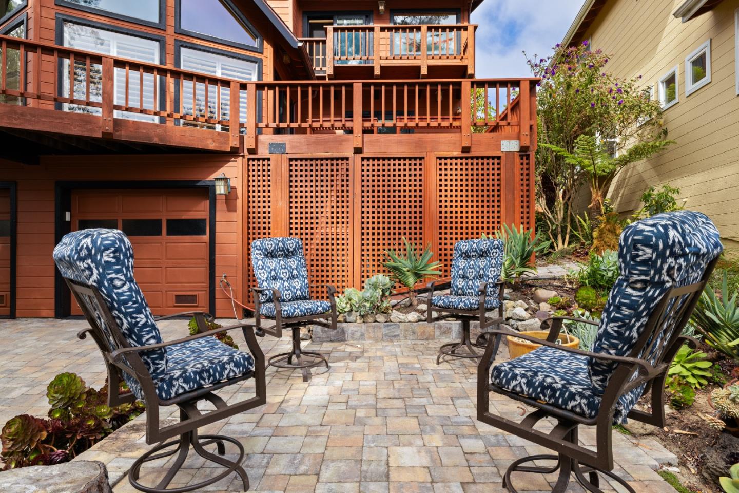 Detail Gallery Image 5 of 37 For 450 Sevilla Ave, El Granada,  CA 94018 - 3 Beds | 3 Baths