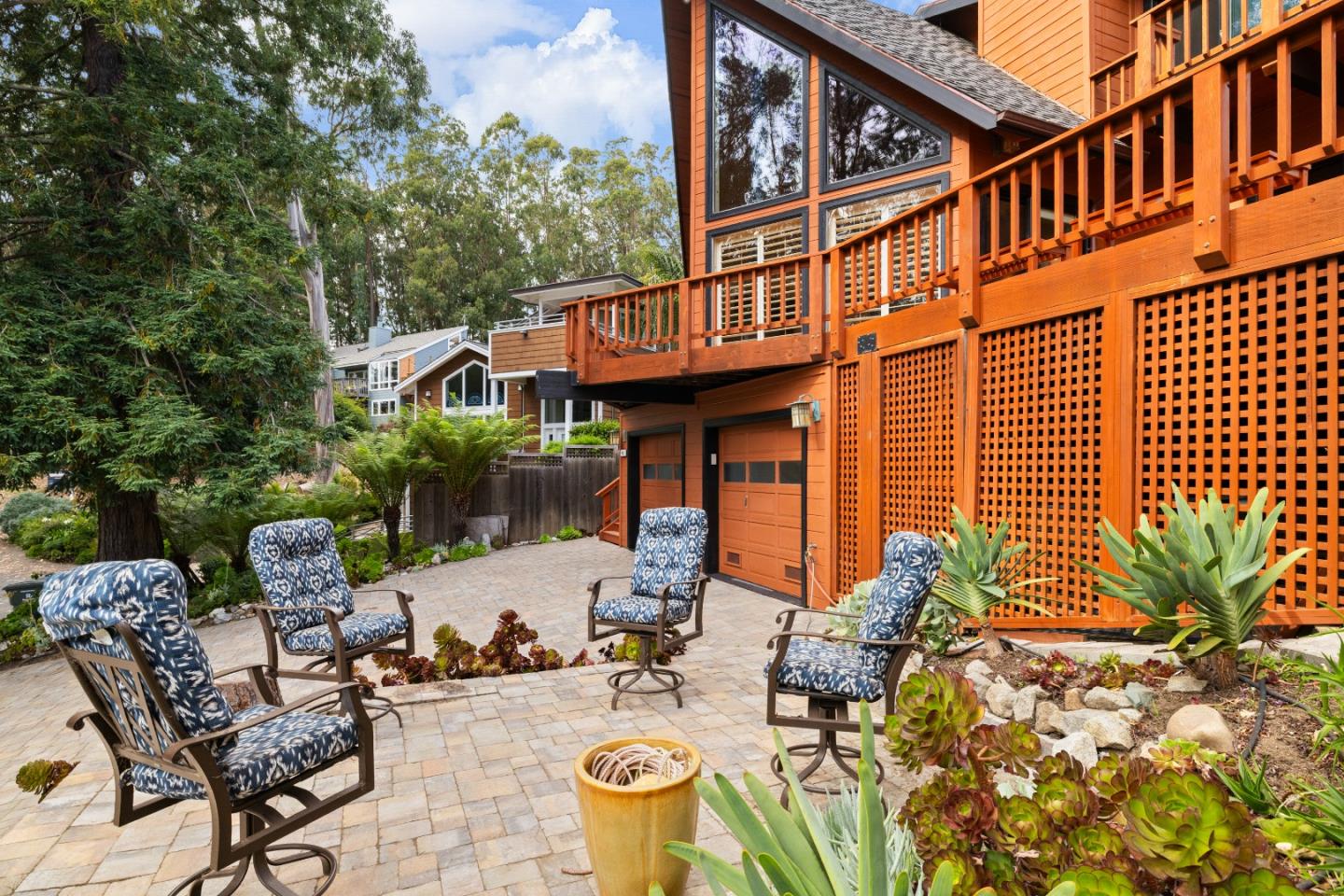 Detail Gallery Image 6 of 37 For 450 Sevilla Ave, El Granada,  CA 94018 - 3 Beds | 3 Baths