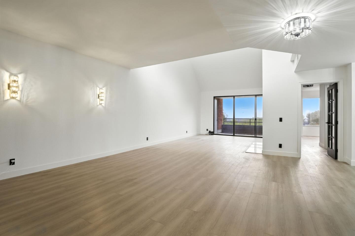 Detail Gallery Image 12 of 46 For 4728 Park Encino Ln #318,  Encino,  CA 91436 - 2 Beds | 2 Baths