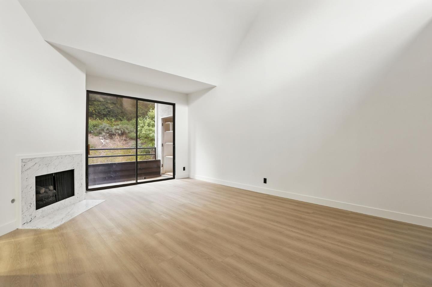 Detail Gallery Image 19 of 46 For 4728 Park Encino Ln #318,  Encino,  CA 91436 - 2 Beds | 2 Baths