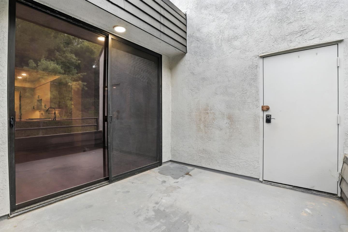 Detail Gallery Image 31 of 46 For 4728 Park Encino Ln #318,  Encino,  CA 91436 - 2 Beds | 2 Baths