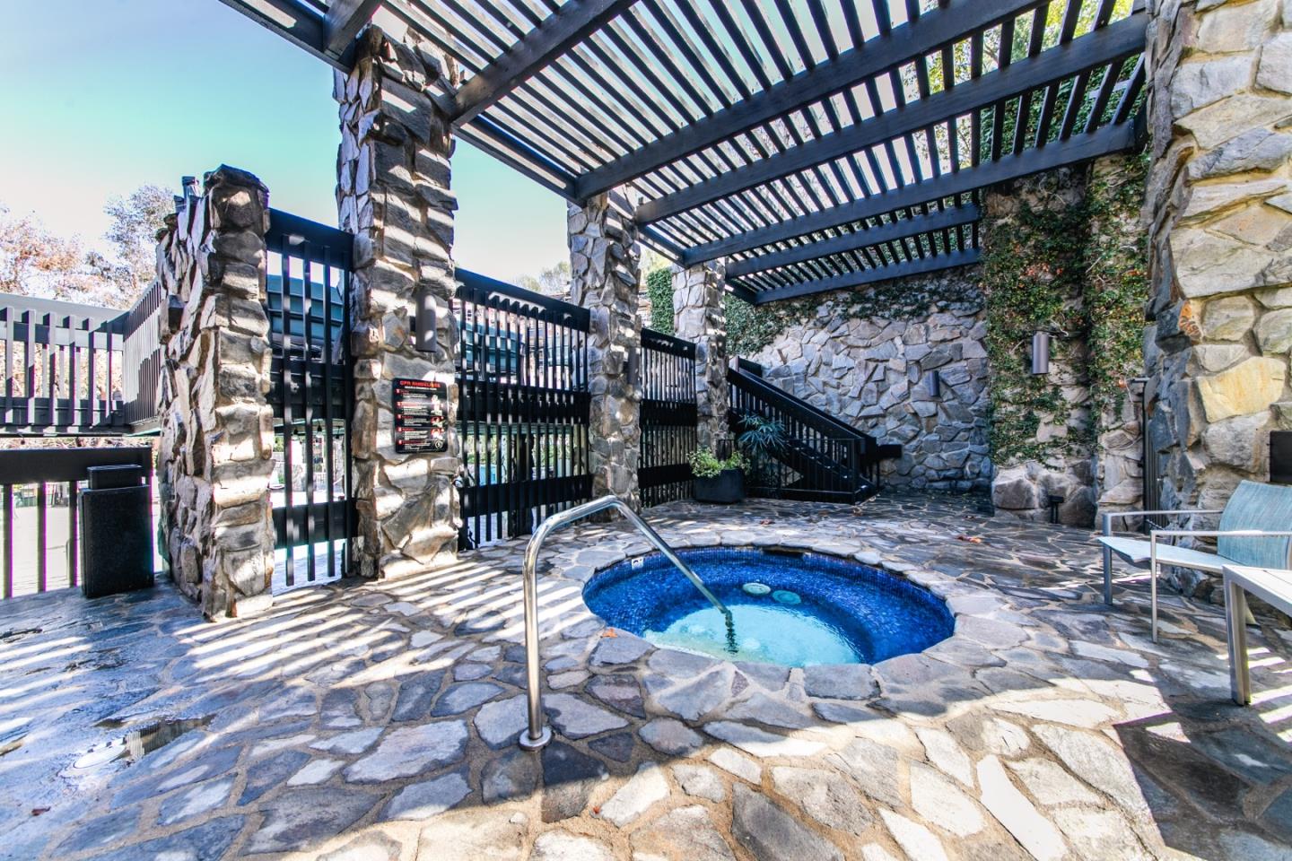 Detail Gallery Image 37 of 46 For 4728 Park Encino Ln #318,  Encino,  CA 91436 - 2 Beds | 2 Baths