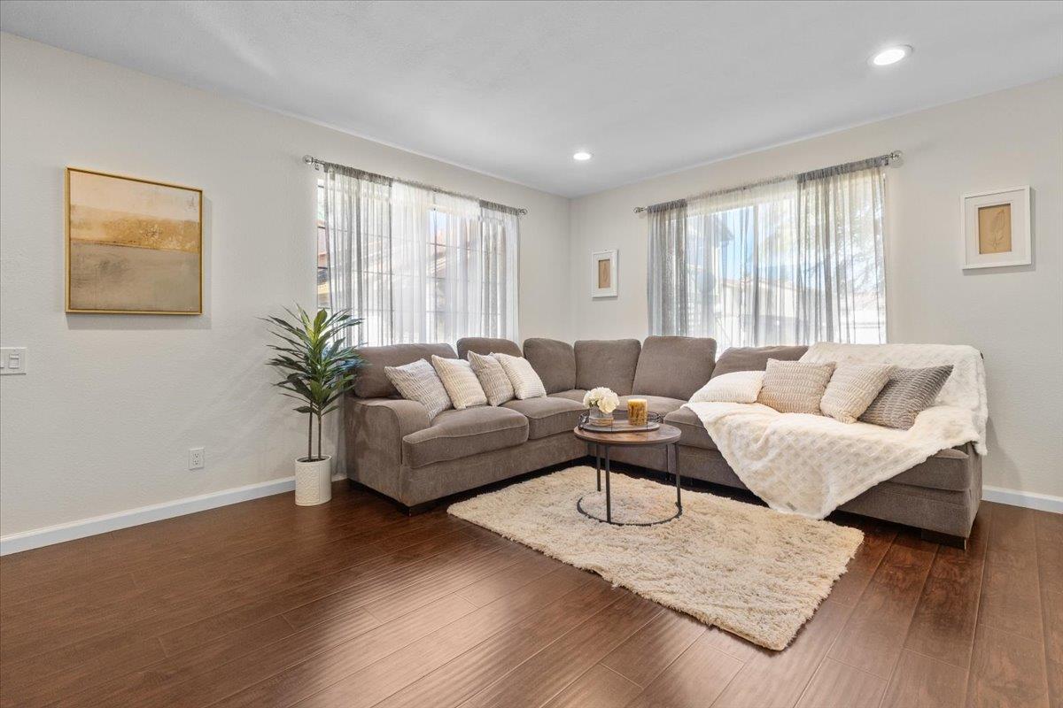 Detail Gallery Image 9 of 32 For 5439 Colony Green Dr, San Jose,  CA 95123 - 2 Beds | 2/1 Baths