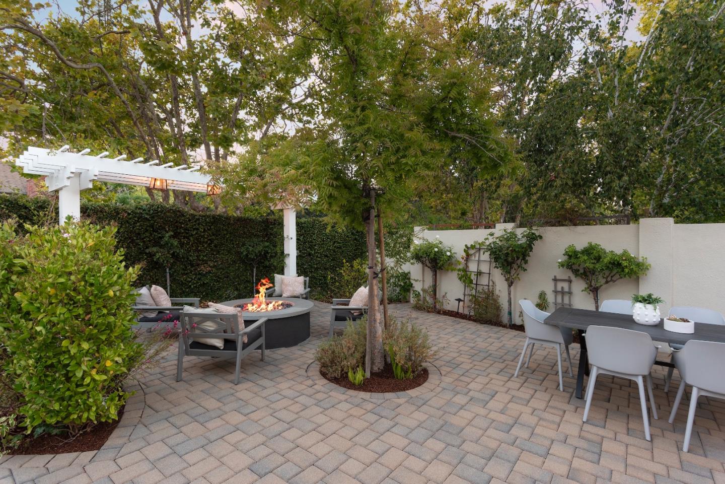 Detail Gallery Image 16 of 28 For 343 Warren Rd, San Mateo,  CA 94402 - 4 Beds | 3 Baths