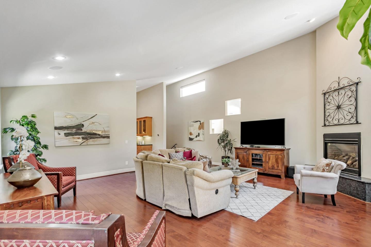 Detail Gallery Image 10 of 87 For 10881 Barranca Dr, Cupertino,  CA 95014 - 4 Beds | 3/2 Baths