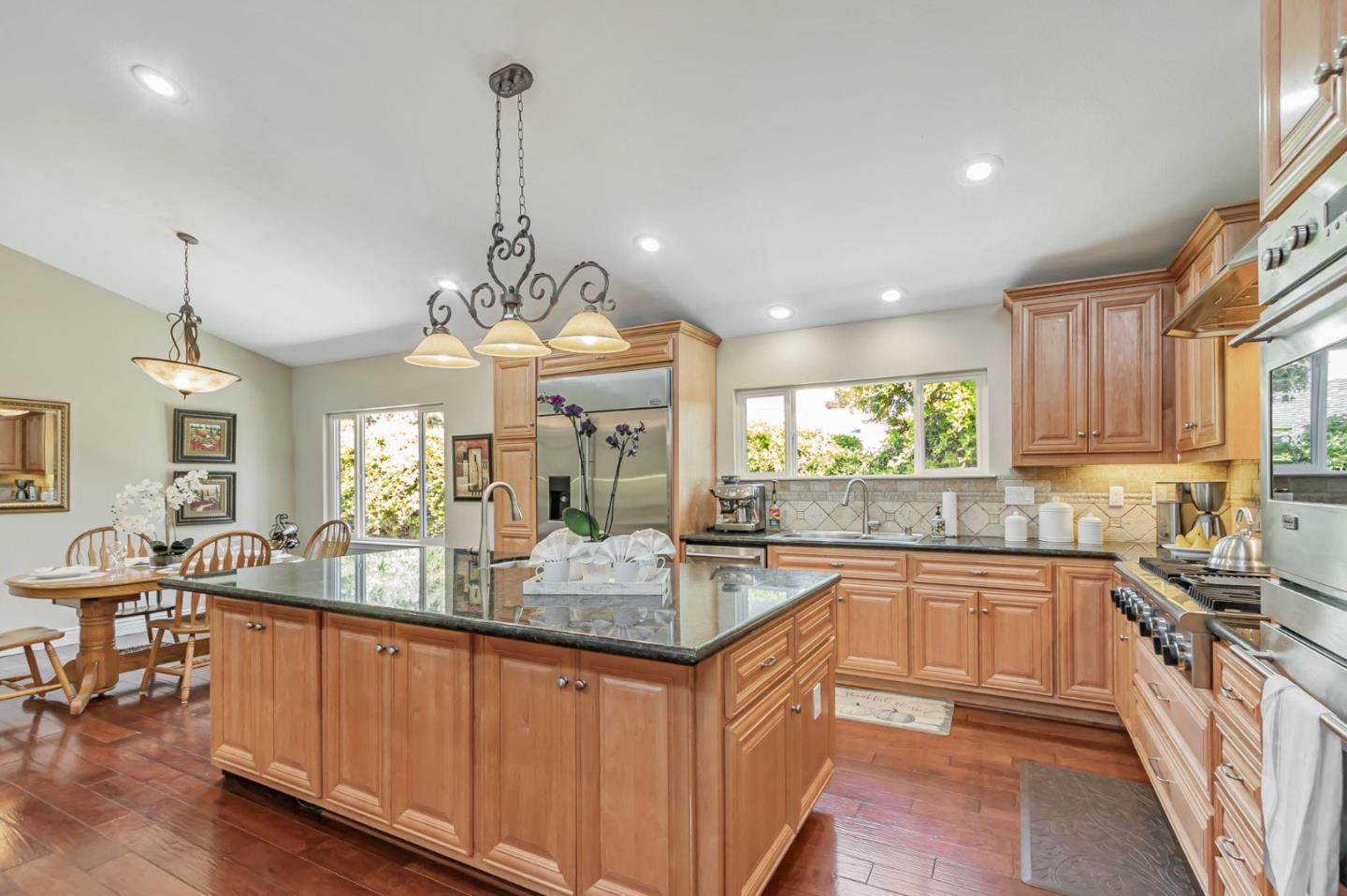 Detail Gallery Image 13 of 87 For 10881 Barranca Dr, Cupertino,  CA 95014 - 4 Beds | 3/2 Baths