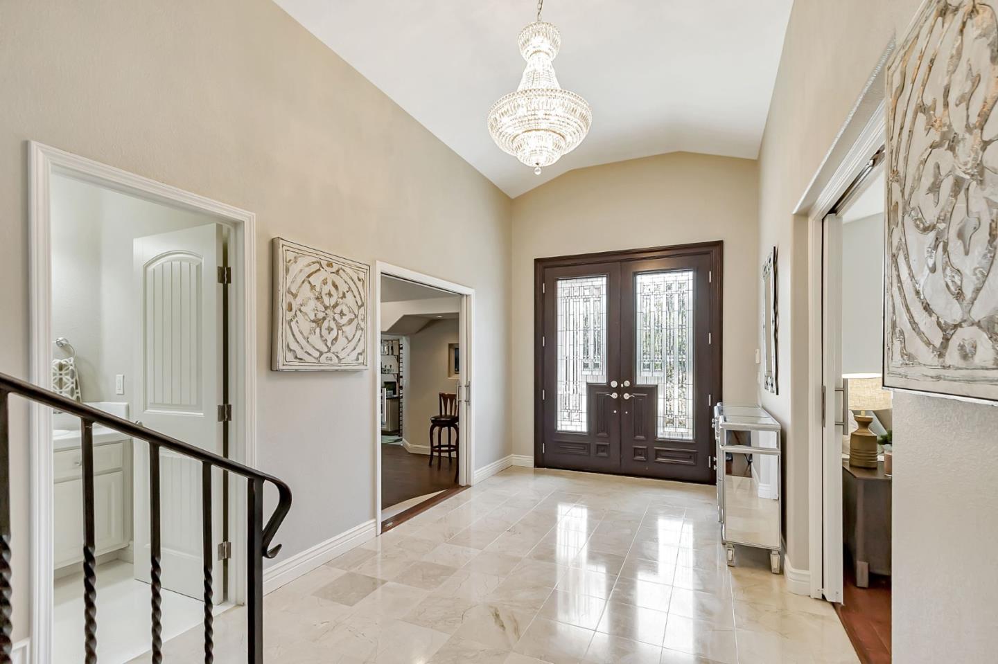 Detail Gallery Image 8 of 87 For 10881 Barranca Dr, Cupertino,  CA 95014 - 4 Beds | 3/2 Baths