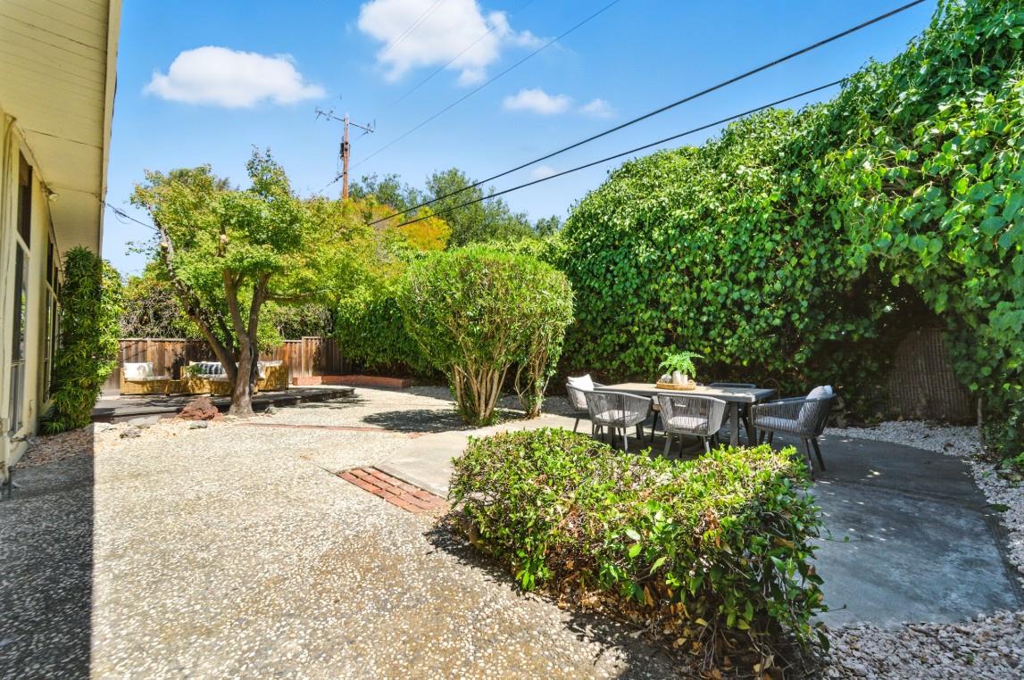 Detail Gallery Image 22 of 24 For 1154 Bentoak Ln, San Jose,  CA 95129 - 4 Beds | 2 Baths