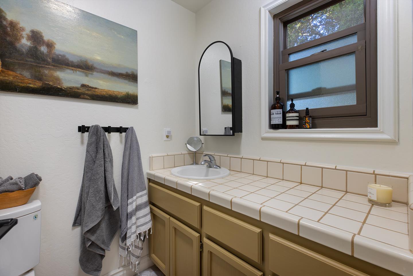 Detail Gallery Image 11 of 25 For 296 Grace Way, Scotts Valley,  CA 95066 - 3 Beds | 2/1 Baths