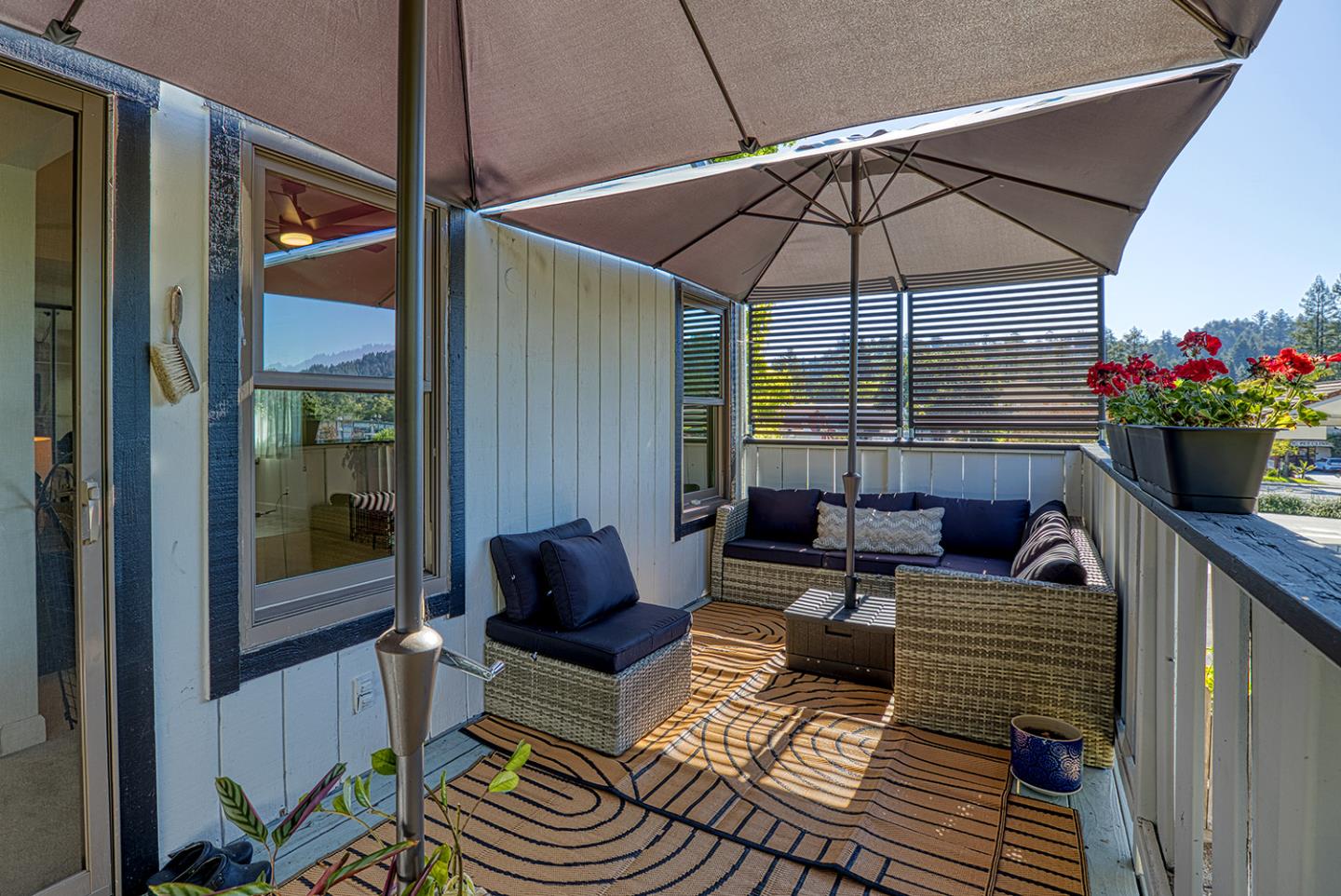 Detail Gallery Image 12 of 25 For 296 Grace Way, Scotts Valley,  CA 95066 - 3 Beds | 2/1 Baths