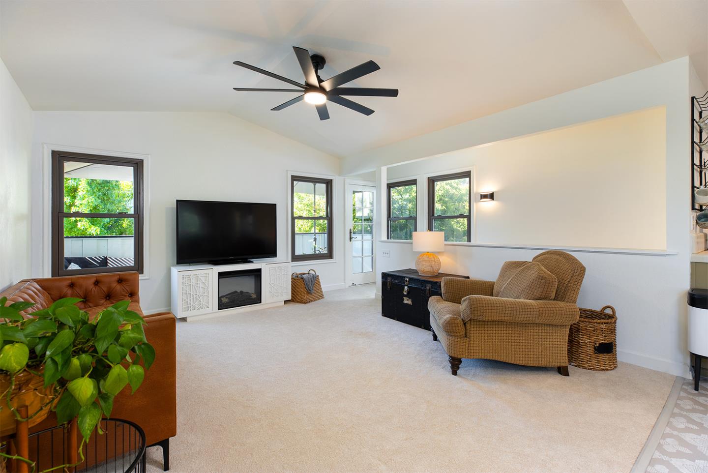 Detail Gallery Image 3 of 25 For 296 Grace Way, Scotts Valley,  CA 95066 - 3 Beds | 2/1 Baths