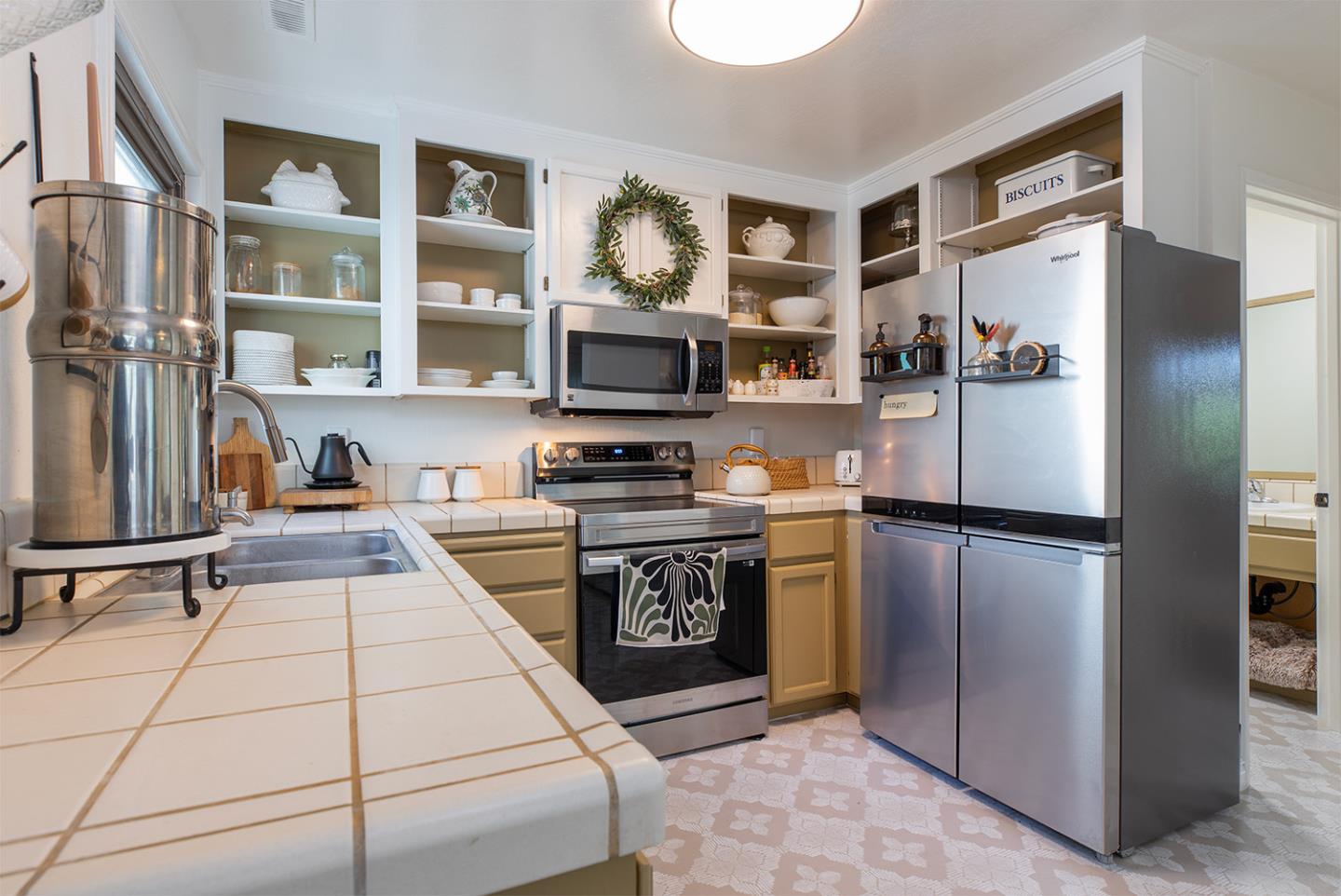 Detail Gallery Image 7 of 25 For 296 Grace Way, Scotts Valley,  CA 95066 - 3 Beds | 2/1 Baths